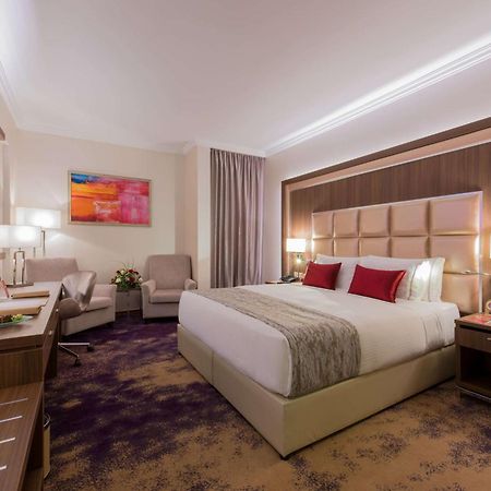 Отель Ramada By Wyndham Continental Джедда Экстерьер фото