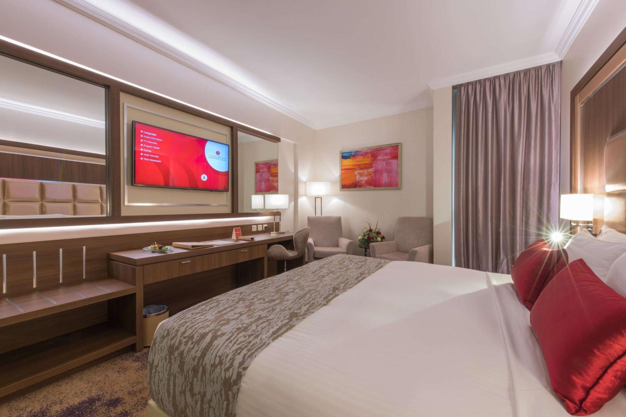 Отель Ramada By Wyndham Continental Джедда Экстерьер фото