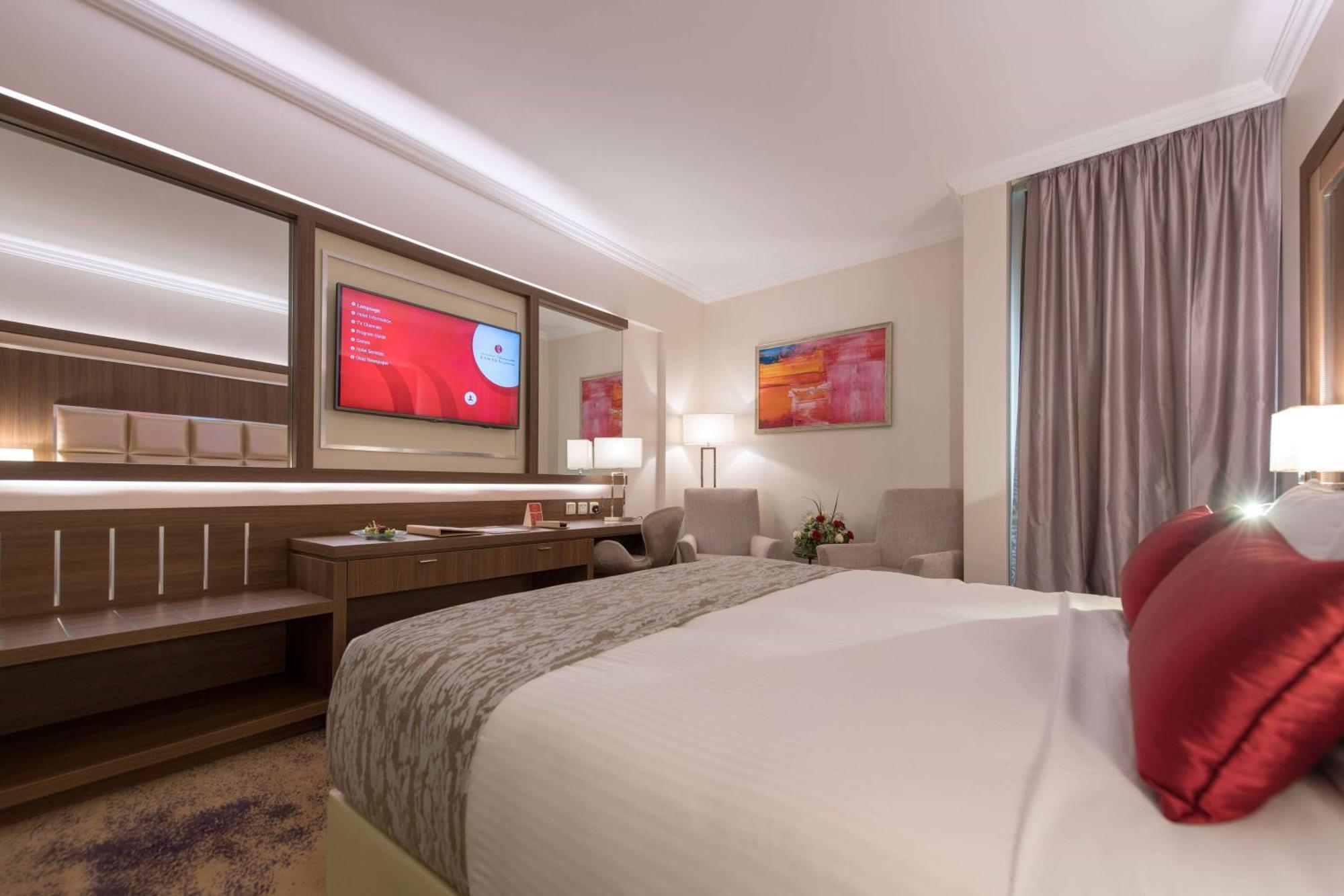 Отель Ramada By Wyndham Continental Джедда Экстерьер фото